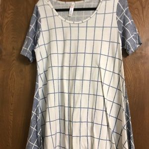 Lularoe Perfect tee, size medium